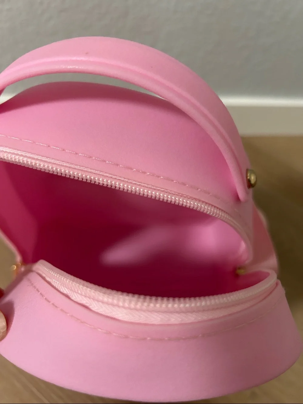 Silicone Jelly Kids Backpack-with 5 Fun Crocs Charms plus FREE Jibbitz   Charm